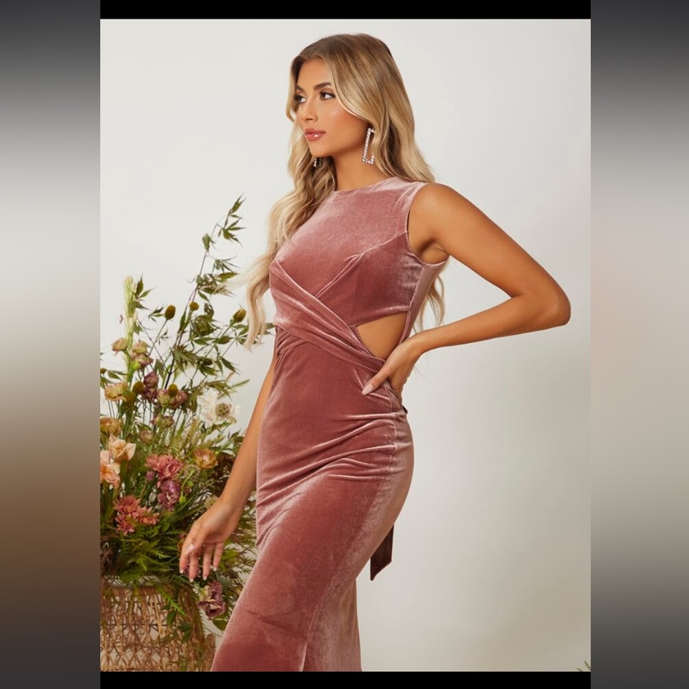 SHEIN crisscross cutout velvet bridesmaids dress. Dusty Rose Size Large (8/10)